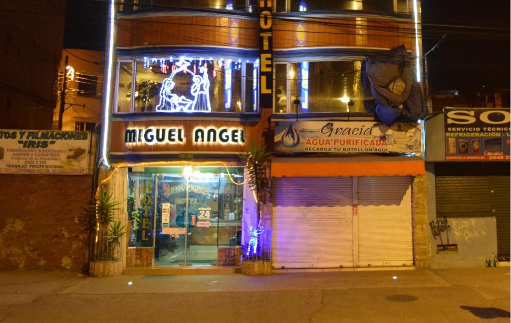 Miguel Angel Terminal Quitumbe Hotel Кито Екстериор снимка